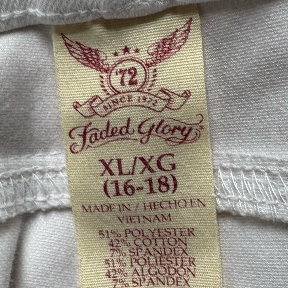 Pair of Women’s Faded Glory White Pull-on Straight Leg Soft Jeans Sz XL (16-18) - Picture 2 of 10